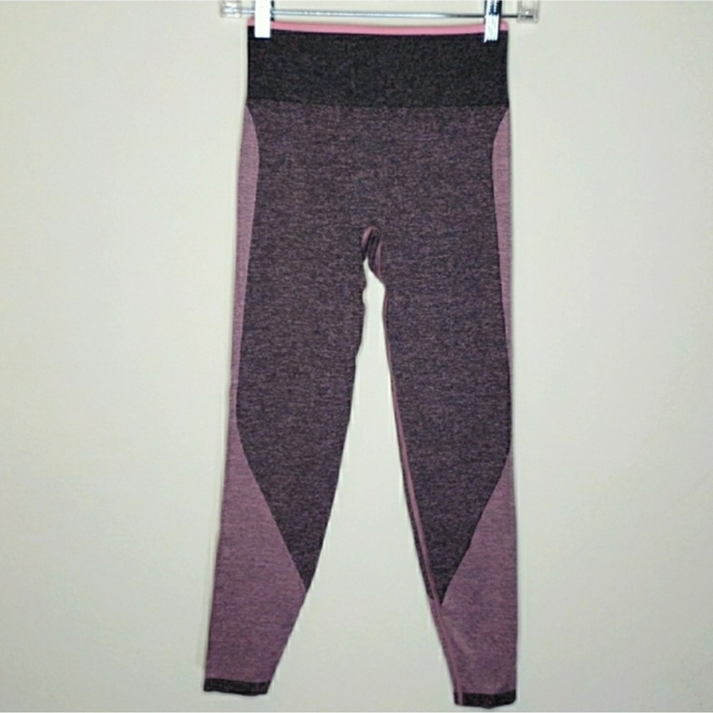 Victoria's Secret PINK | seamless leggings heart shape back Small